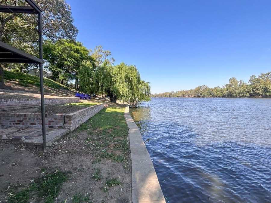 4 Bedroom Property for Sale in Lindequesdrif North West